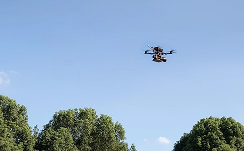 一种用于穿越机网捕释放系统助力空域安全