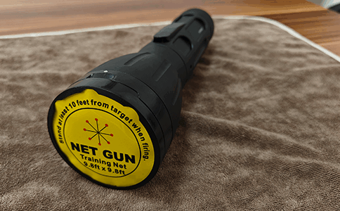 无人机扰民破解新方式：穿越机捕网守护社区安防